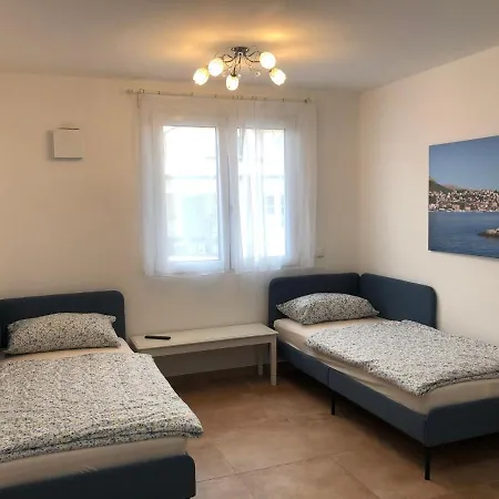 Apartment Chen Mit 2 Schlafzimmern, Ebk, Separat Balkon Griesstatt