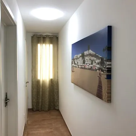 Chen Mit 2 Schlafzimmern, Ebk, Separat Balkon Appartement *
