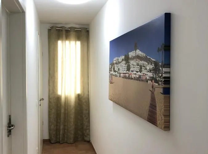 Chen Mit 2 Schlafzimmern, Ebk, Separat Balkon Apartment *