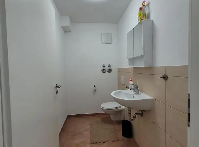 Chen Mit 2 Schlafzimmern, Ebk, Separat Balkon Apartment